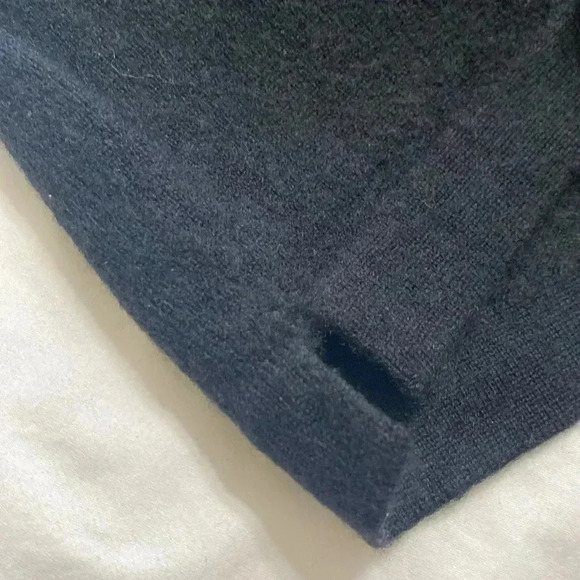 Banana Republic Mens Black XXL Extra Fine Italian Merino Wool 3 Button Sweater. - Picture 6 of 9